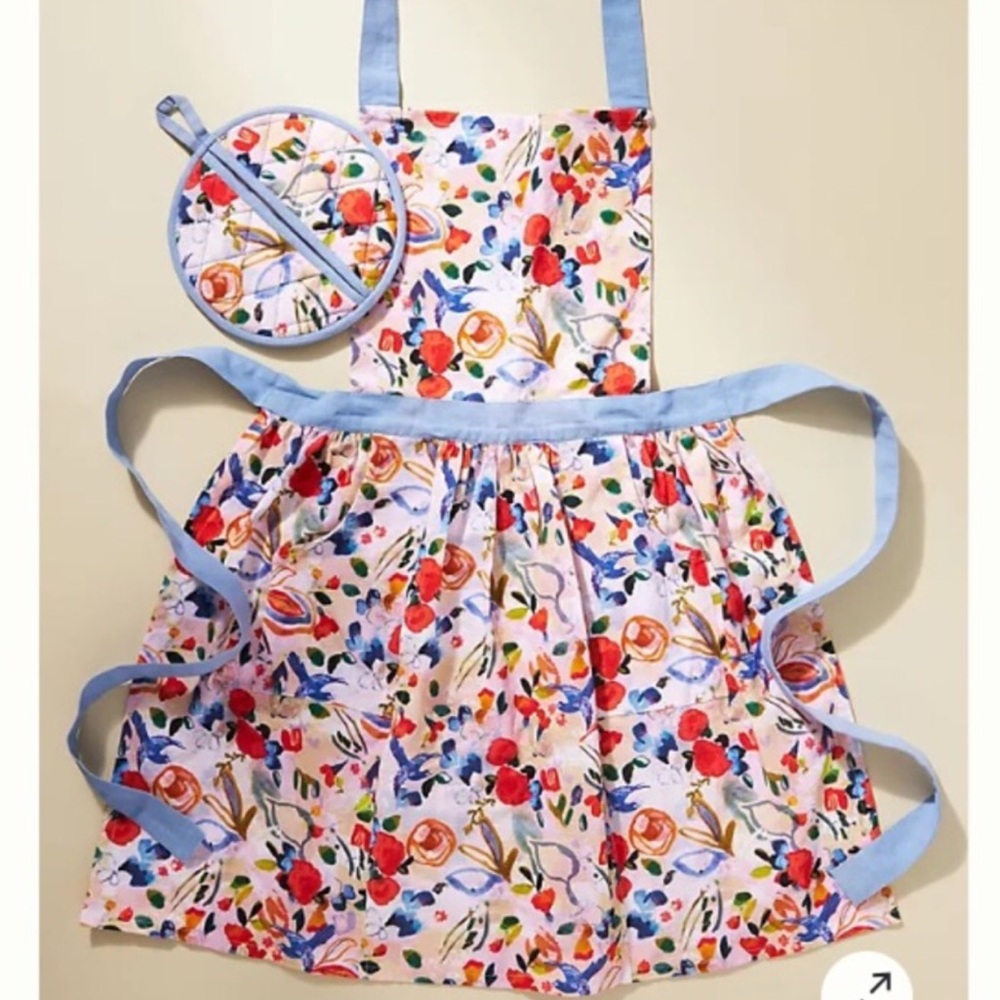 RARE Anthropologie Luna Apron and Pot Holder Set New With Tag
